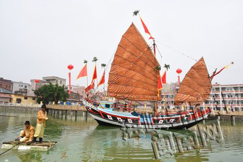 泉港福船舉行“拔落令”下水儀式　重現非遺經典